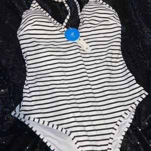 Cupshe one piece🌴